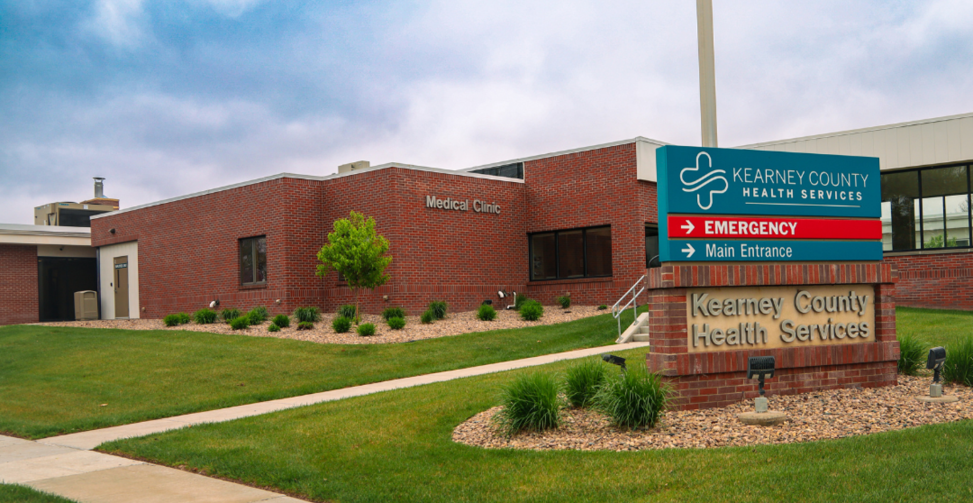 Photo of KCHS Main Sign and Entrance